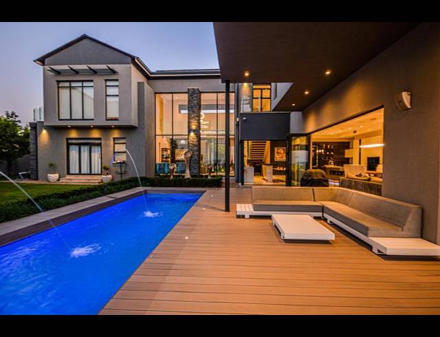 5 BEDROOM HOUSE FOR SALE IN COPPERLEAF ESTATE